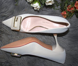 Smooth pointed heel